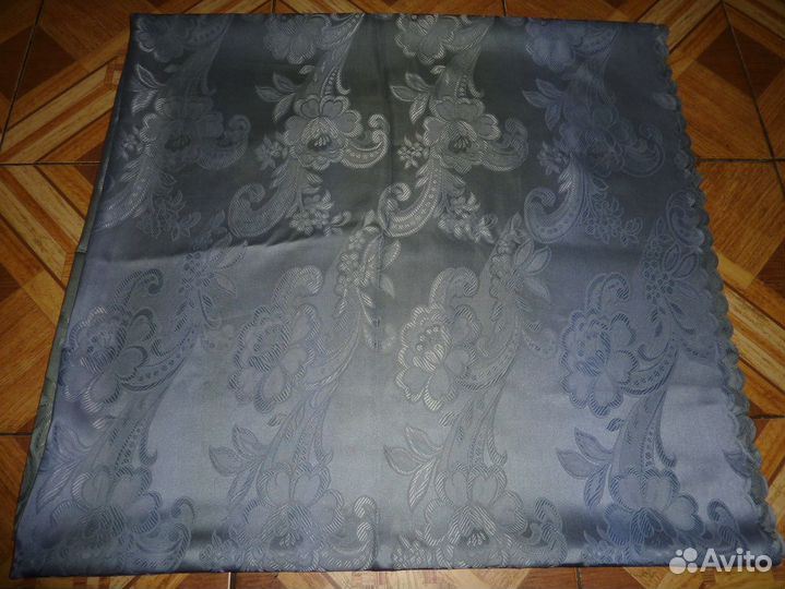 Шторы - 5 для комнат, 1 для ванной, 3 для кухни