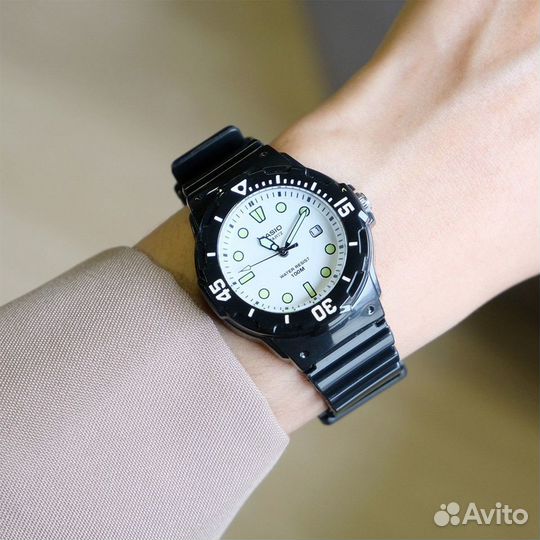 Женские часы Casio Collection LRW-200H-7E1