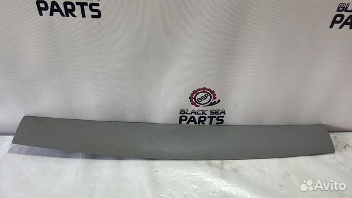 Обшивка двери багажника Opel Zafira B 13143659
