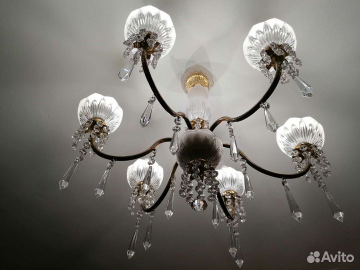 Хрустальная люстра