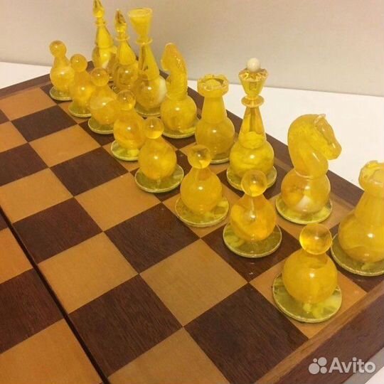 Шахматы янтарь
