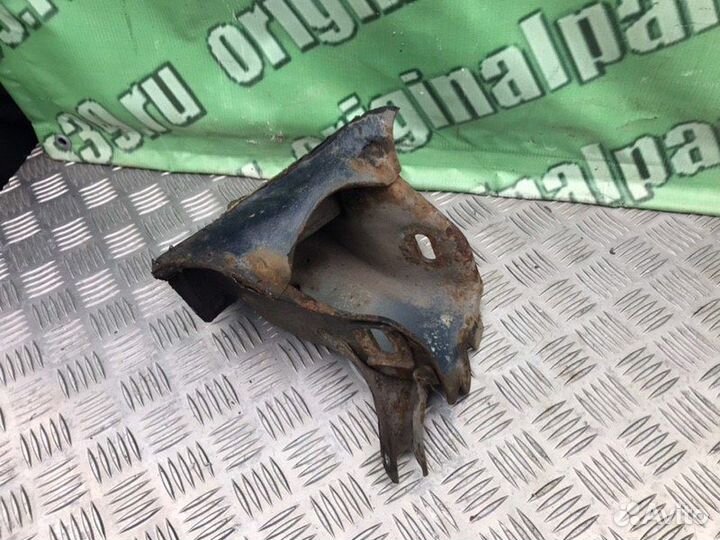 Крепление рычага подвески переднее левое