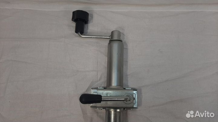 Опорное колесо для прицепа новое(с креплением)