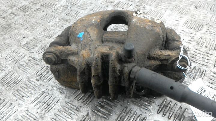 Суппорт передний правый Peugeot 3008 2010 4401N9