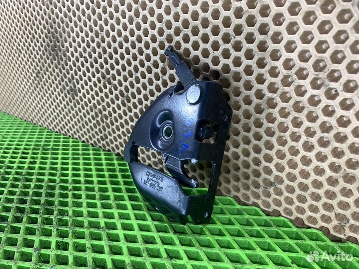 Замок спинки сиденья зад лев. Volkswagen Passat B3