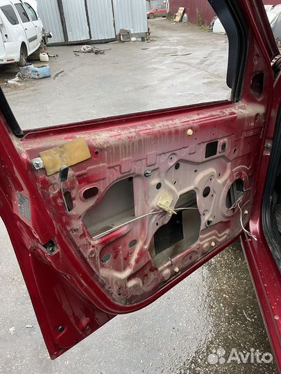 Дверь Renault Sandero 1 передняя левая