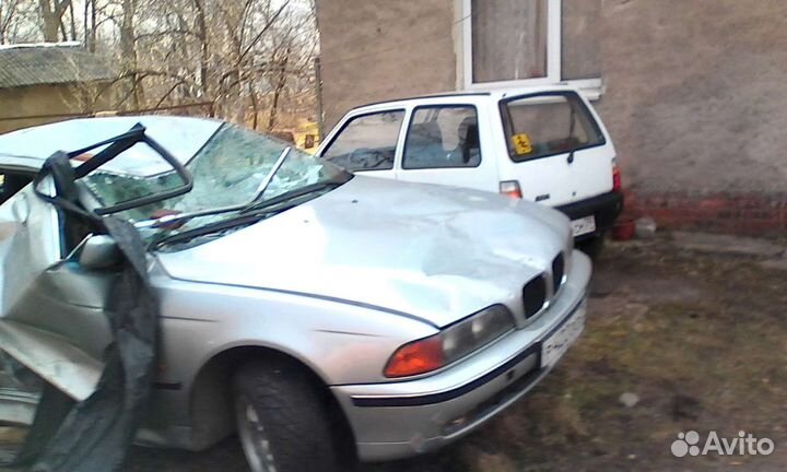 Бмв е39 523 в разбор