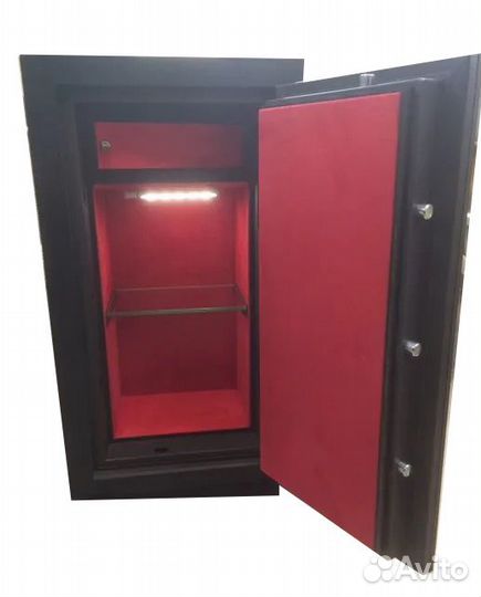 Сейф для документов в дереве 