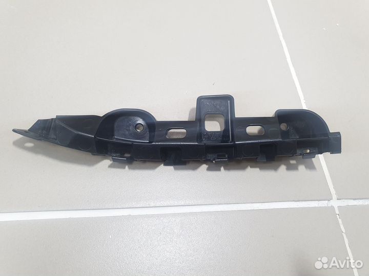 Кронштейн бампера передний левый VW Passat B7