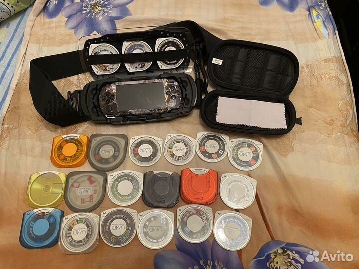 Sony psp 1004 fat +17 картриджей