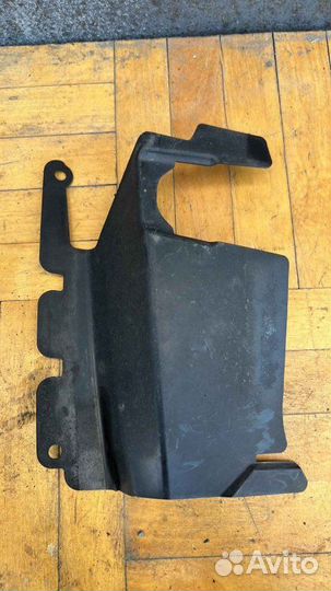 Воздуховод радиатора Ford Focus 2