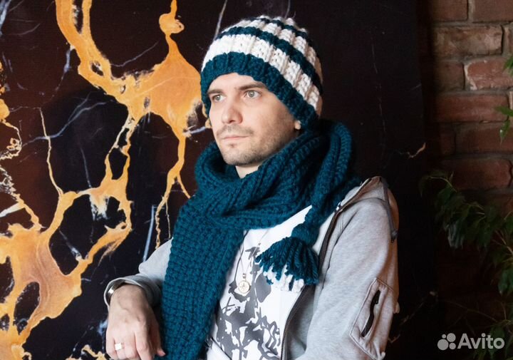 Комплект шапка и шарф вязаный спицами Ручная работ