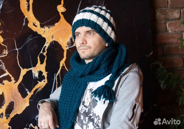 Комплект шапка и шарф вязаный спицами Ручная работ