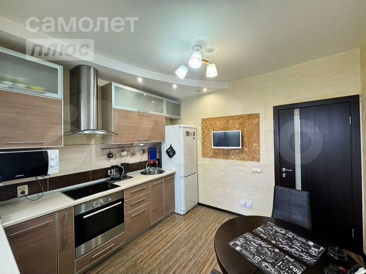 2-к. квартира, 57 м², 16/17 эт.