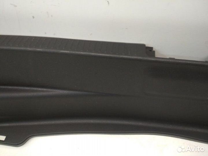 Накладка замка багажника Toyota Camry V70 2017