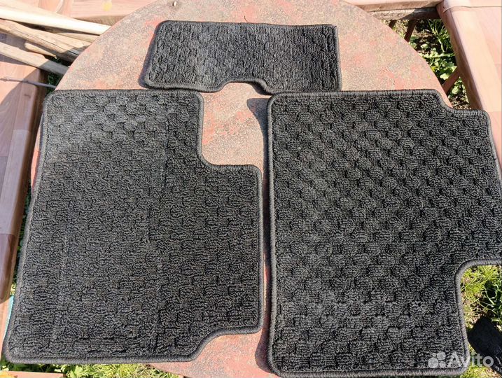Автомобильные коврики б/у