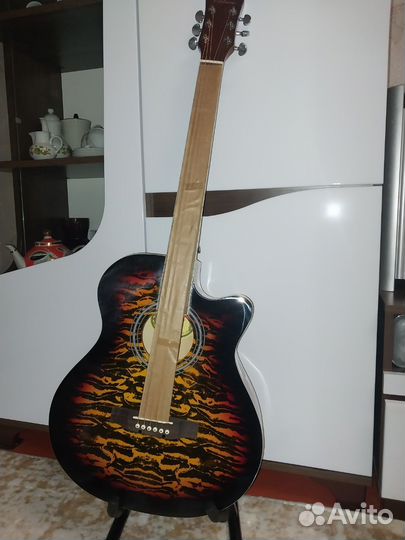 Акустическая гитара