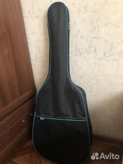 Акустическая гитара