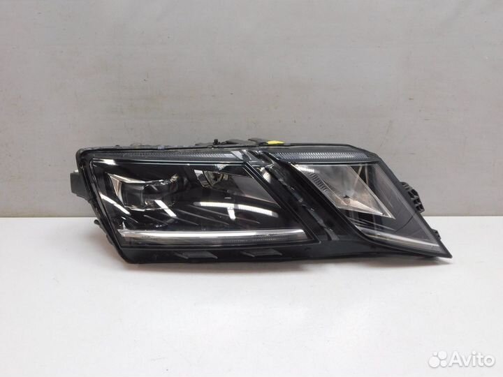 Фара правая Skoda Octavia