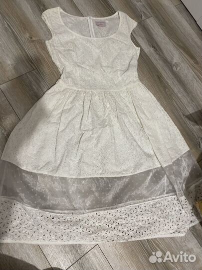 Платье белое