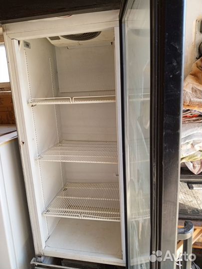 Витринный холодильник