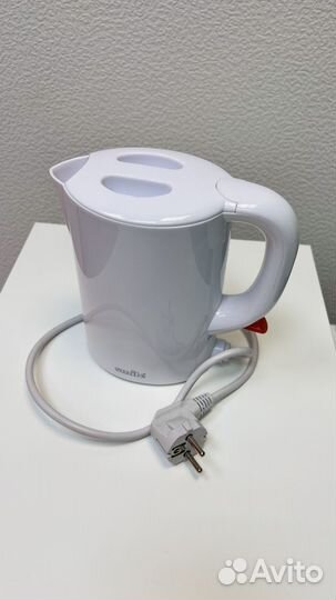 Чайник электрический белый