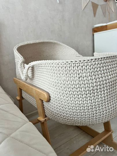 Детская кроватка люлька с маятником