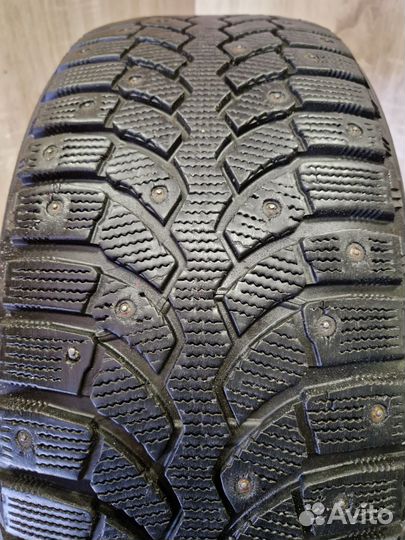 Bridgestone Blizzak Spike-01 215/50 R17 91T