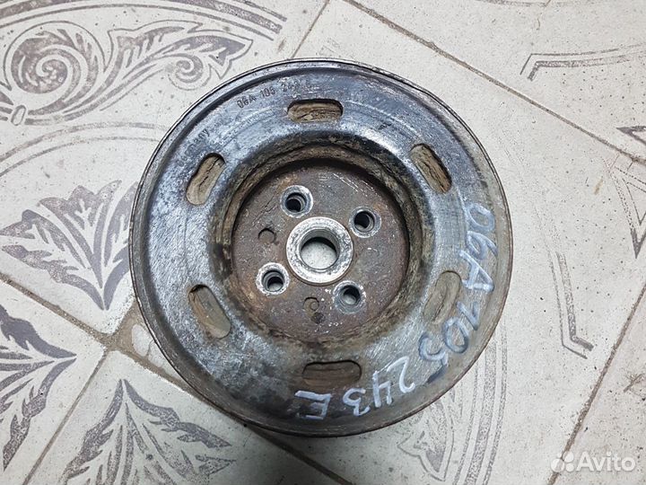 Шкив коленвала VAG 06A105243E с шестерней