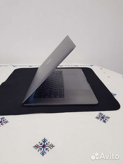 Топовый ноутбук Apple macbook pro 15 2017 16/512