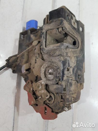 Замок двери задней левой Skoda Fabia MK2 BXW 2008