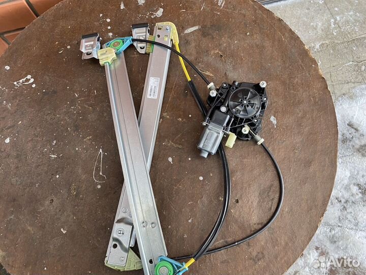 Стеклоподъемник передний правый Лада Веста