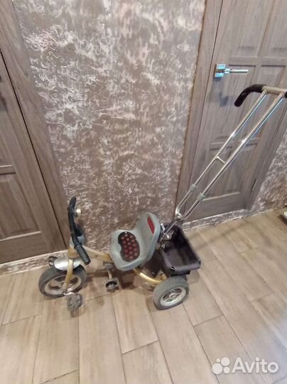 Детский велосипед с ручкой