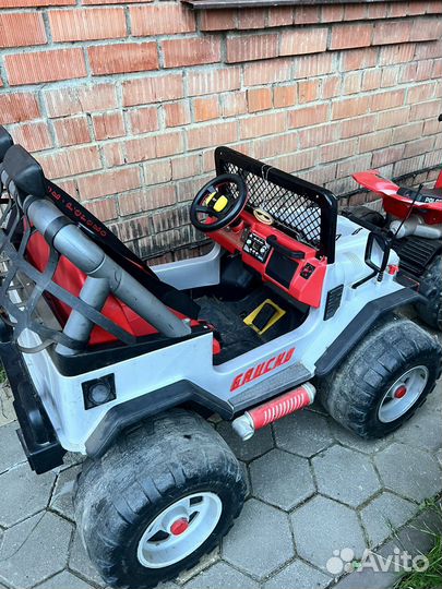 Детский электромобиль peg perego