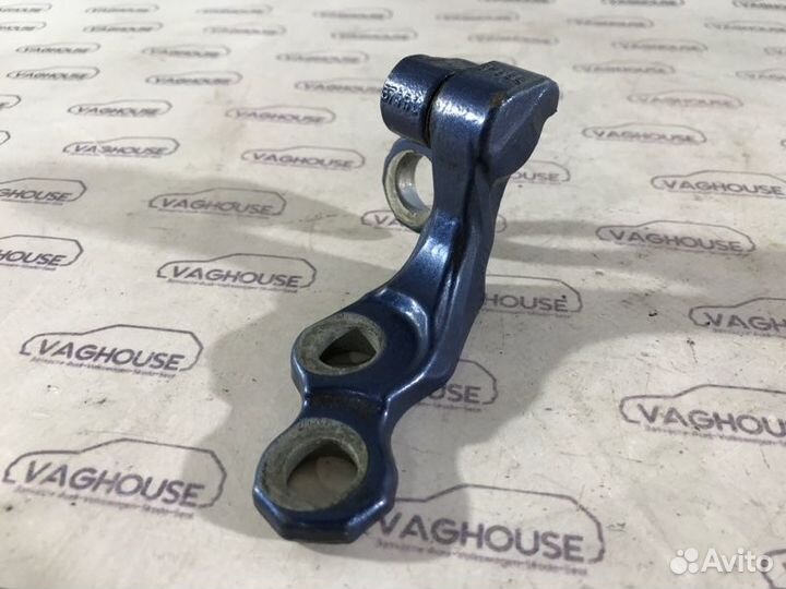 Петля двери задняя левая Ford Focus MK 2 2007