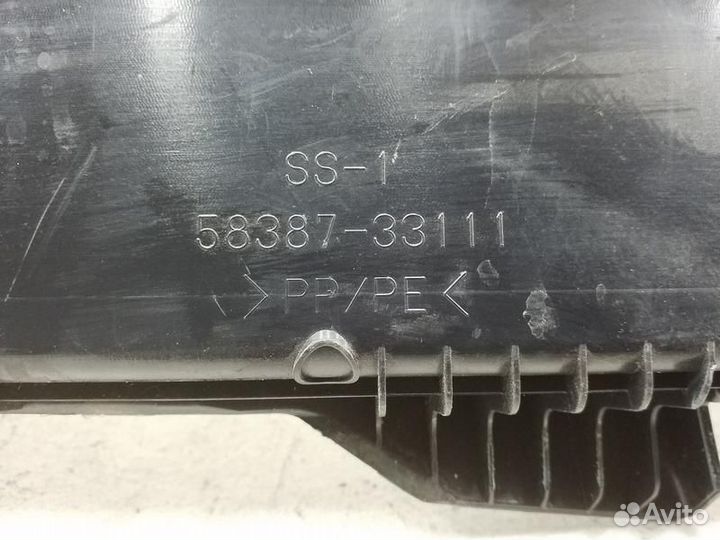 Обшивка задней панели Toyota Camry V50