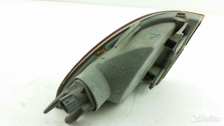 Габарит передний левый Mitsubishi Sigma F16A 6G72