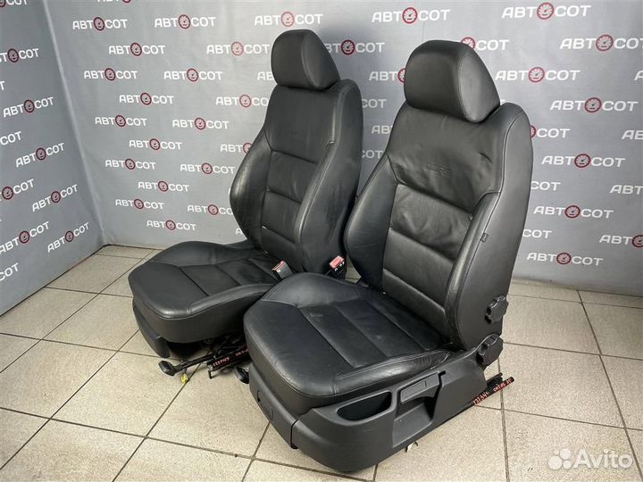 Сиденья к-кт RS Skoda Octavia A5 RS 1Z (2004-2012