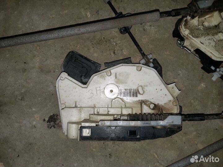 Замок задний правый Volkswagen Polo Поло седан