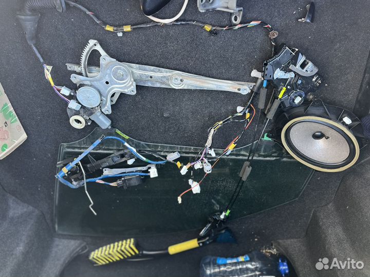 Переднее левое секло camry 40