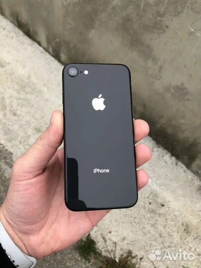Телефон iPhone 8 64 gb