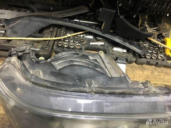 Фара ксенон правая Land Rover Range Rover Sport