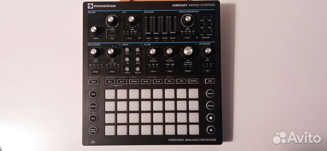 Novation circuit mono station