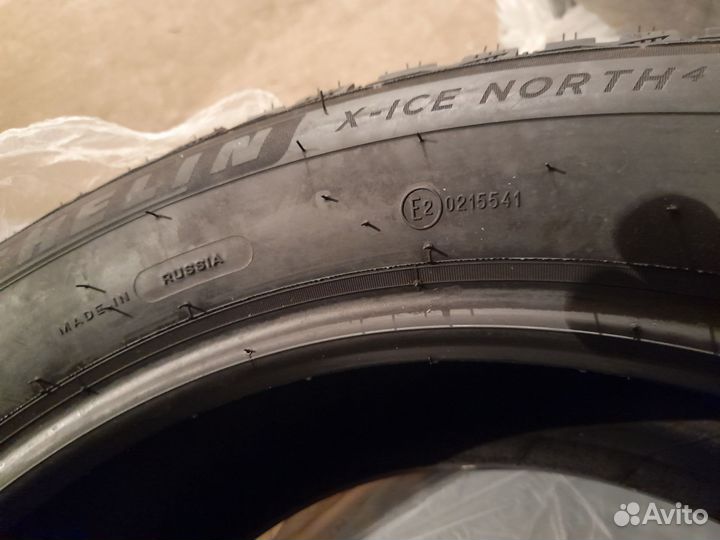 Michelin X-Ice North 4 215/60 R17