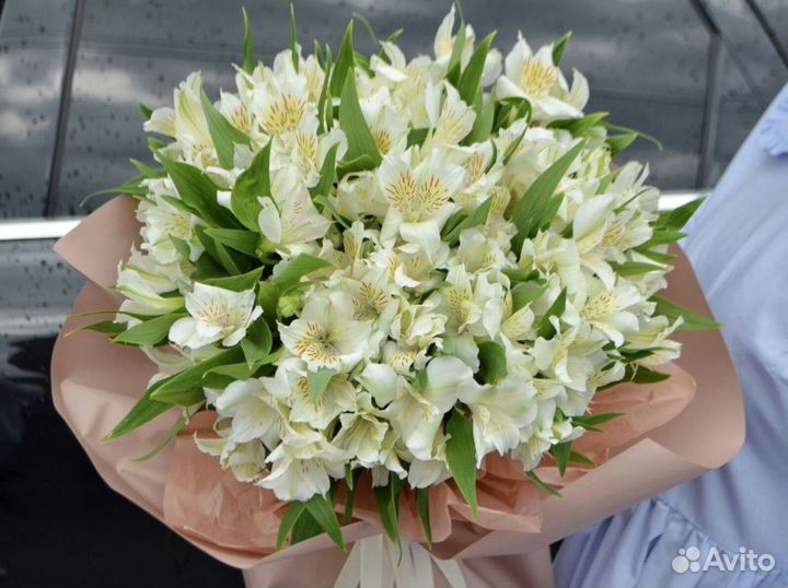 Букет из альстромерии
