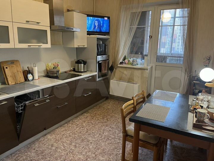 3-к. квартира, 95,2 м², 3/17 эт.