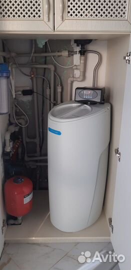 Система очистки воды. Фильтр кабинетного типа