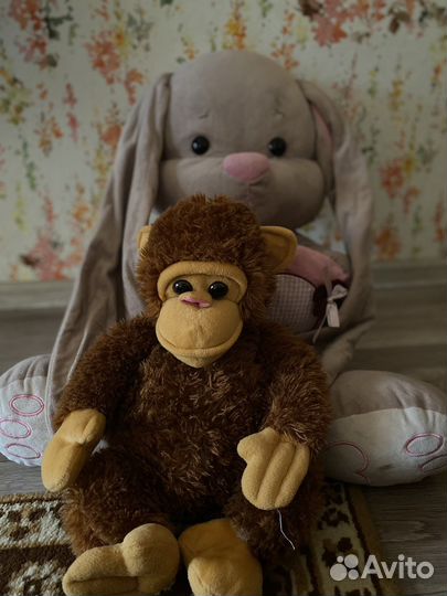 Игрушка заяц и мартышка