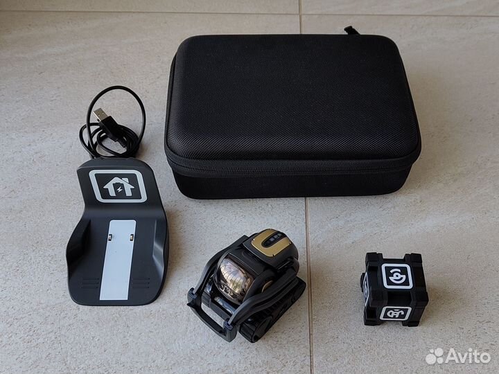 Робот anki vector