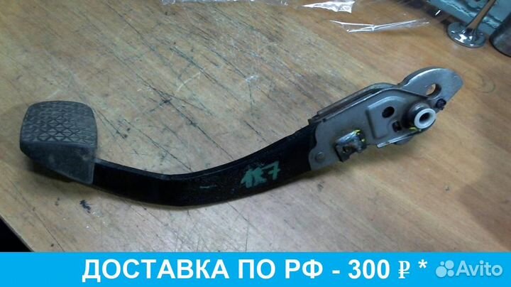 Педаль тормоза Opel Astra J